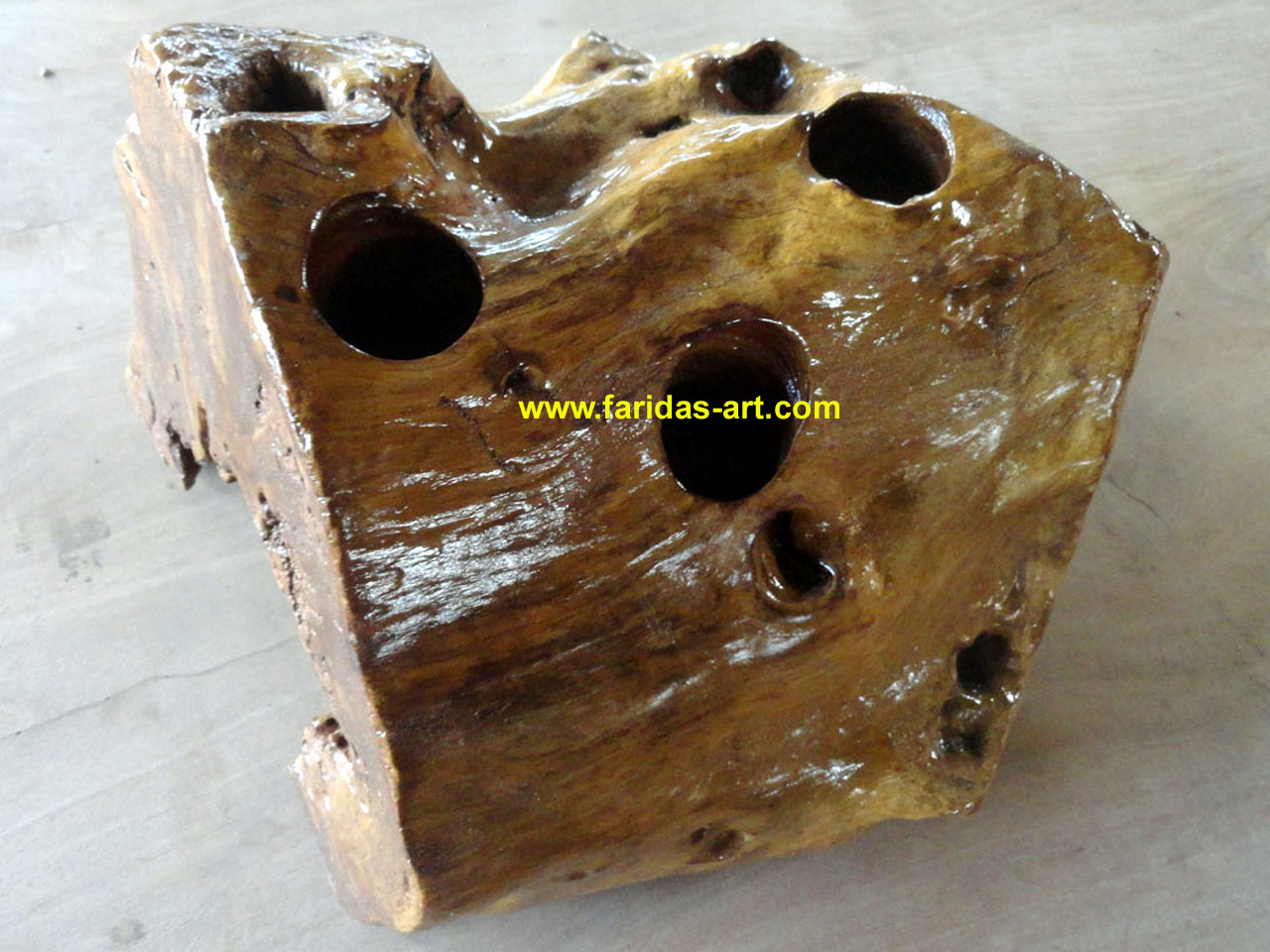 Tempat Lilin Erosi - Bonggol Jati